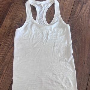 Women’s Lululemon tank top